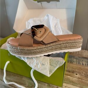 Gianni Bini Tan Slide Sandals Sz 6